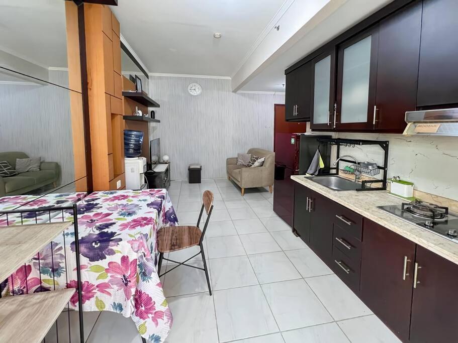 Cozy 2br Sudirman With Pool, Wi-fi, & Netflix By 2ndhome