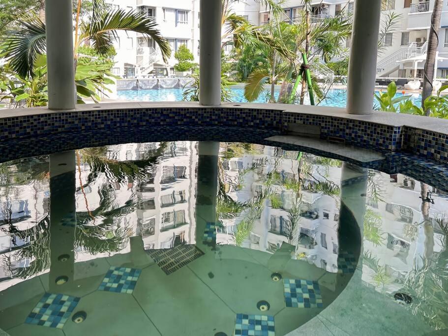 Cozy 2br Sudirman With Pool, Wi-fi, & Netflix By 2ndhome * Jakarta