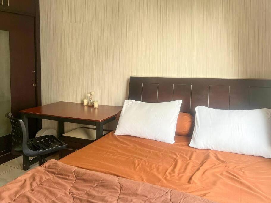 Apartemen Cozy 2br Sudirman With Pool, Wi-fi, & Netflix By 2ndhome